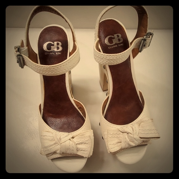 Gianni Bini Shoes - Picture 1 of 3